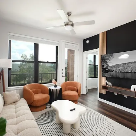 Modern 2Br-W Prkng, Near Rvrwalk, Dome & Conv Ctr Apartment